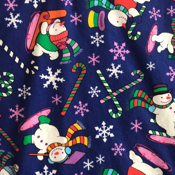 Snowman Scrub Top - Picture 3 of 3